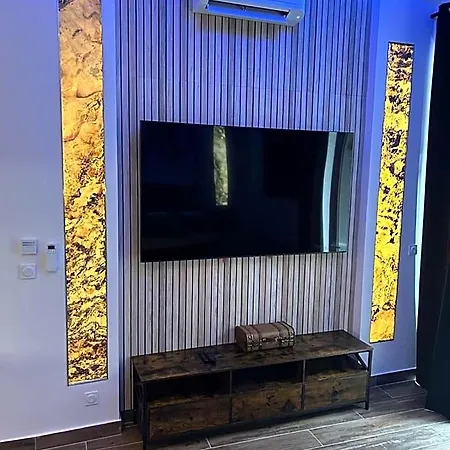 La 2 Jaccuzzi Et Sauna Privatif بيت الحب غرونوبل