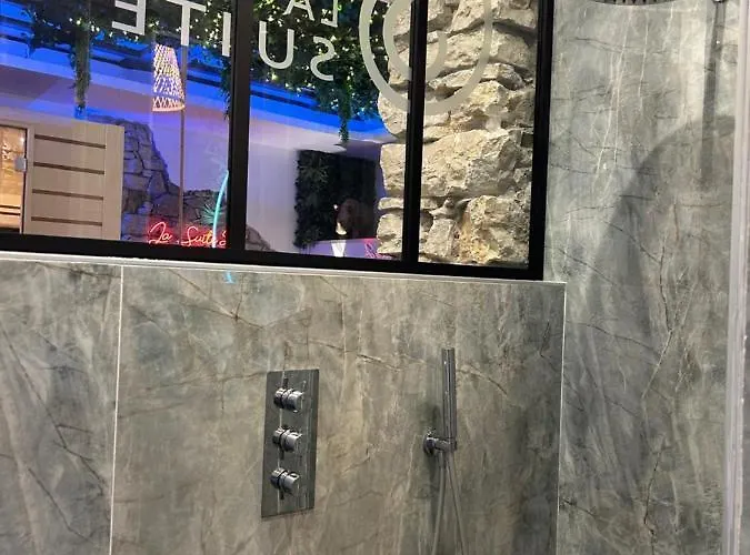 La 2 Jaccuzzi Et Sauna Privatif Romantiskt hotell Grenoble